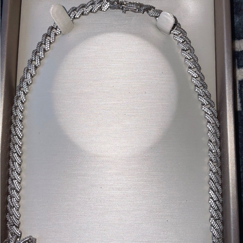 Elegant Silver Tennis Necklace - Picture 1 of 2